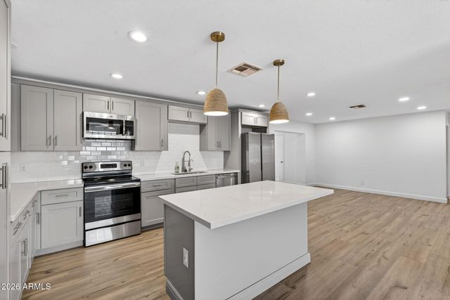 198 W KENT Drive, Chandler, AZ 85225