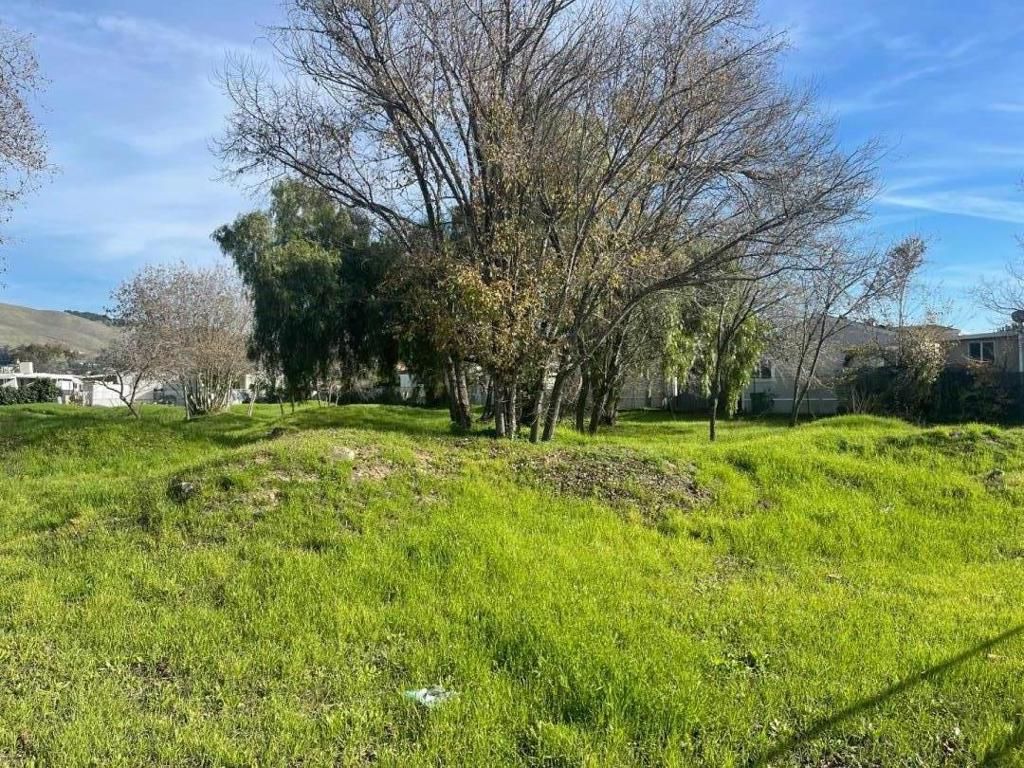 Image 3 of property listing at 28538 Huntwood Avenue, Hayward, CA 94544