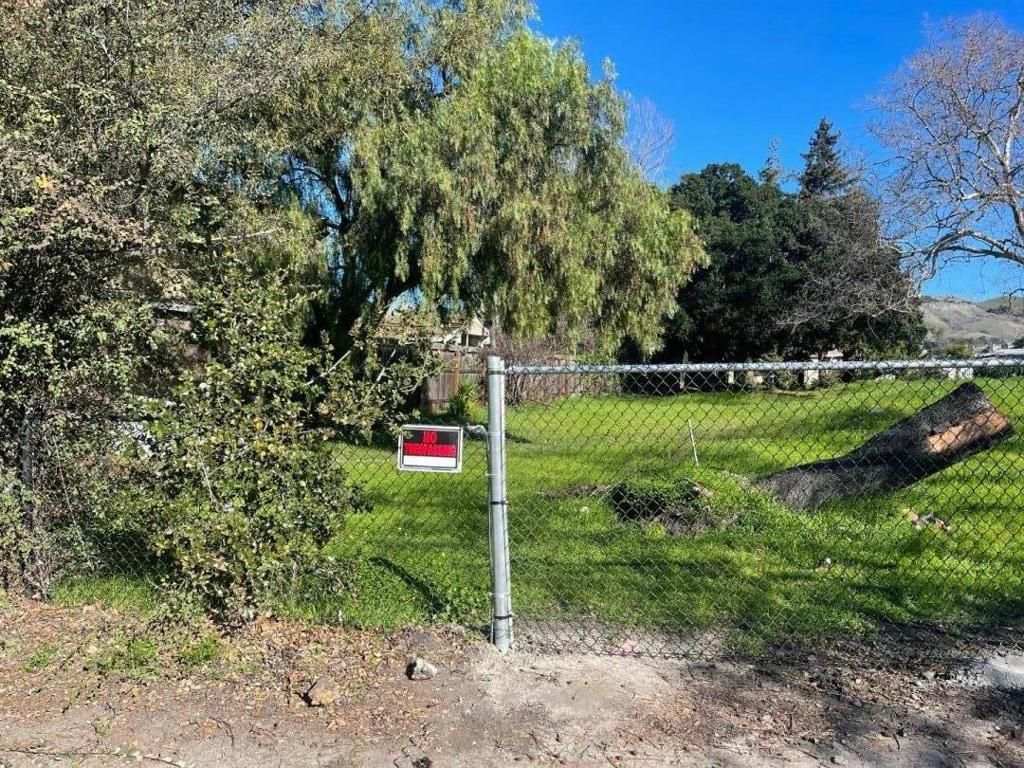 Image 9 of property listing at 28538 Huntwood Avenue, Hayward, CA 94544