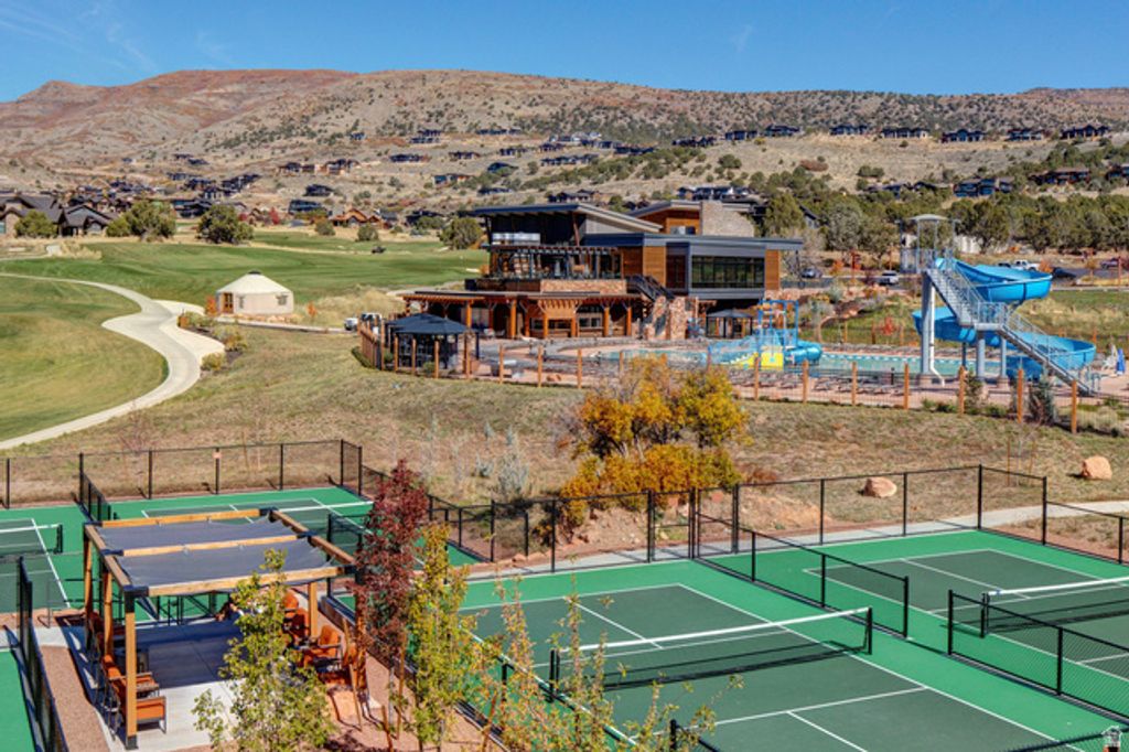 Image 21 of property listing at 1518 N RED CASTLE CIR # 648, Heber City, UT 84032