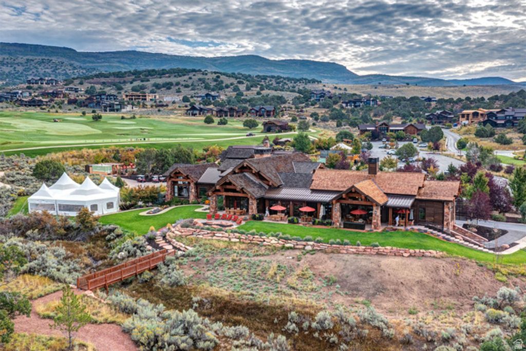 Image 22 of property listing at 1518 N RED CASTLE CIR # 648, Heber City, UT 84032