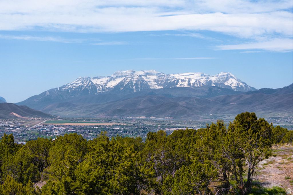 Image 4 of property listing at 1518 N RED CASTLE CIR # 648, Heber City, UT 84032