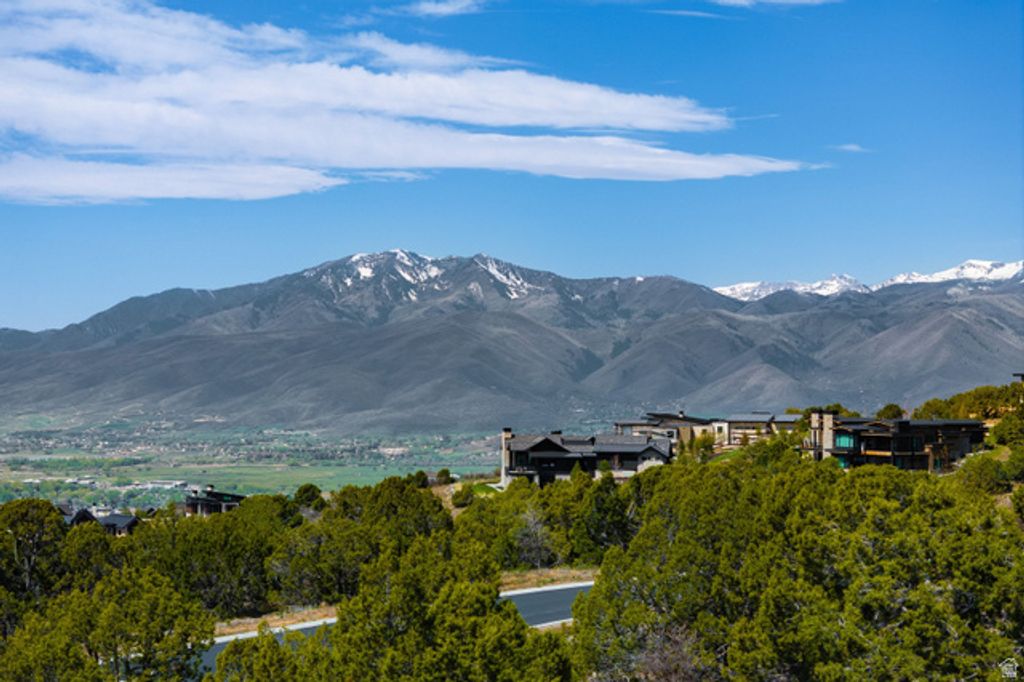 Image 6 of property listing at 1518 N RED CASTLE CIR # 648, Heber City, UT 84032