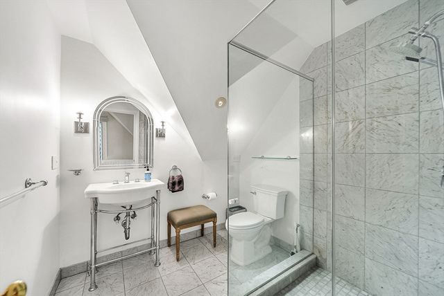 1 Graystone Ln, Weston, MA 02493