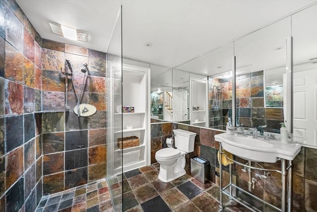 1 Graystone Ln, Weston, MA 02493