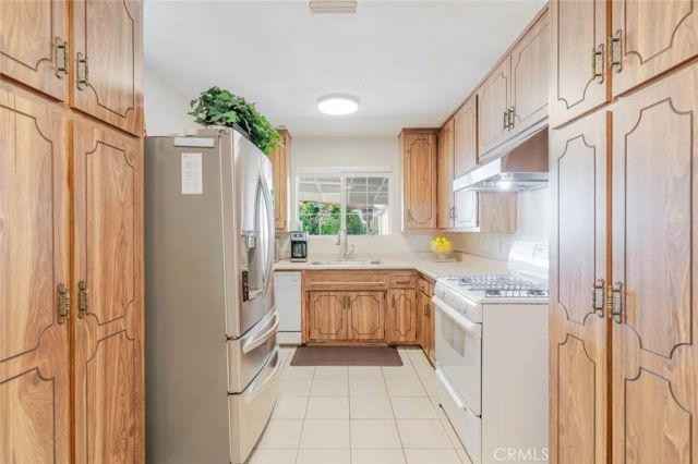 17268 San Fernando Mission Boulevard, Granada Hills, CA 91344