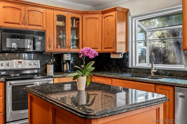 7212 Florey St, San Diego, CA 92122