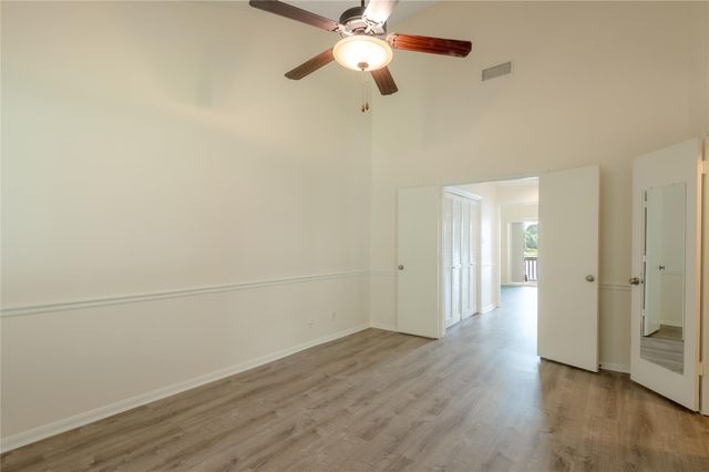 208 Waters Edge, Huntsville, TX 77340