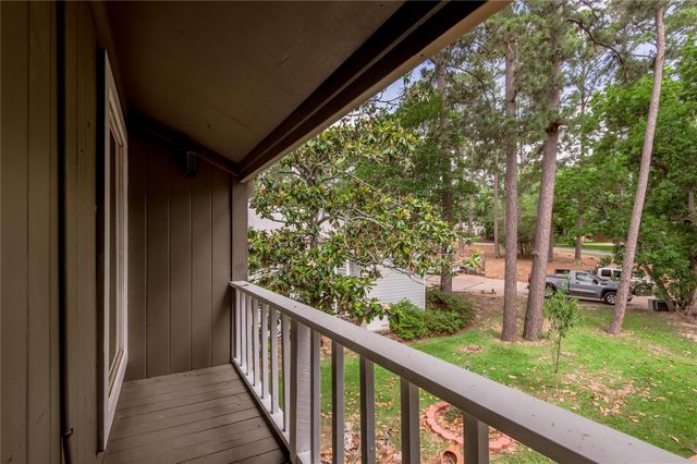 208 Waters Edge, Huntsville, TX 77340