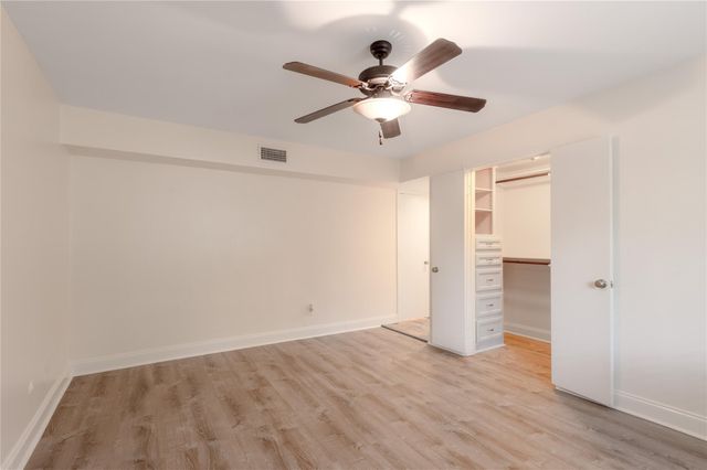 208 Waters Edge, Huntsville, TX 77340