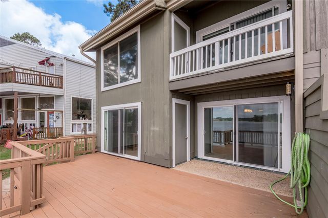 208 Waters Edge, Huntsville, TX 77340
