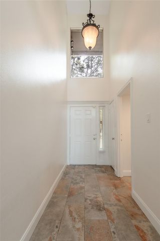 208 Waters Edge, Huntsville, TX 77340
