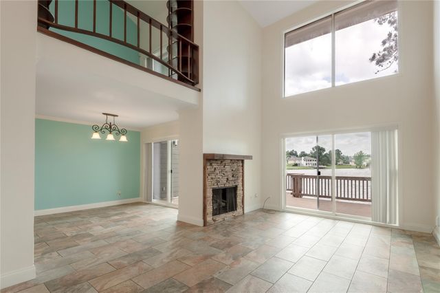 208 Waters Edge, Huntsville, TX 77340