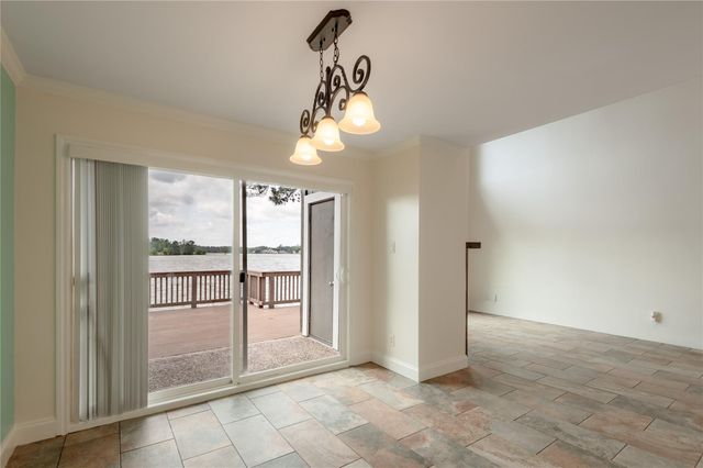 208 Waters Edge, Huntsville, TX 77340