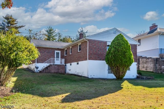 823 Alps Rd, Wayne Twp., NJ 07470