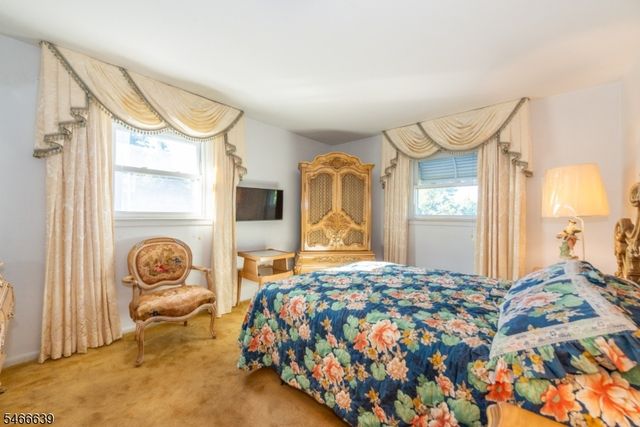 823 Alps Rd, Wayne Twp., NJ 07470