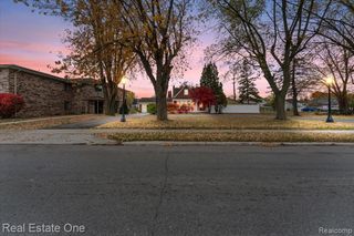 1353 Ford Avenue, Wyandotte, MI 48192