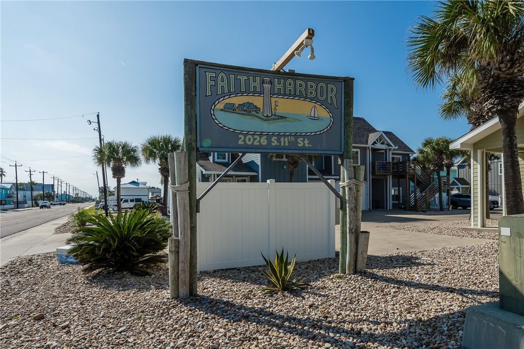 2026 S 11th St 4, Port Aransas, TX 78373 — photo 3