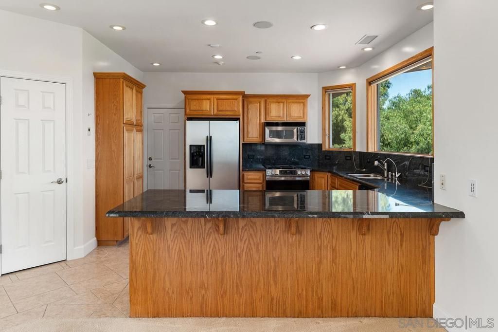 Image 13 of property listing at 1922 SUNCREST BLVD, El Cajon, CA 92021