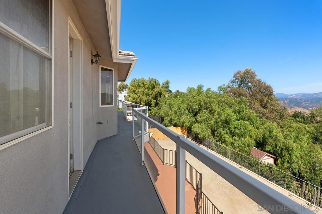 Image 25 of property listing at 1922 SUNCREST BLVD, El Cajon, CA 92021