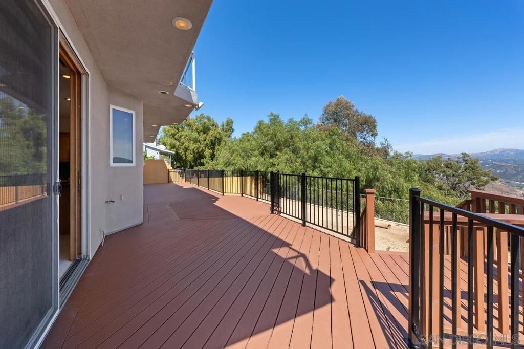Image 40 of property listing at 1922 SUNCREST BLVD, El Cajon, CA 92021