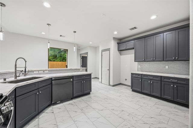 8110 Jeffery Street, Houston, TX 77028