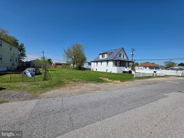 12 CENTRE AVE, Dundalk, MD 21222