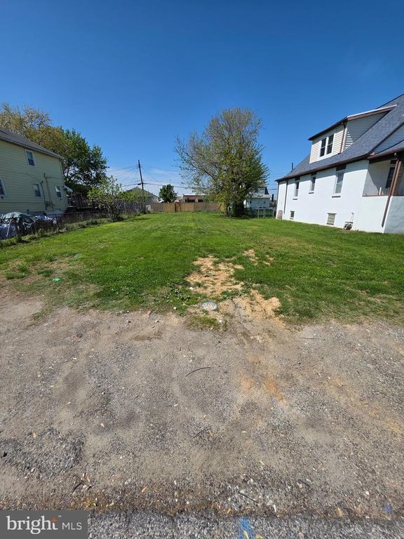 12 CENTRE AVE, Dundalk, MD 21222