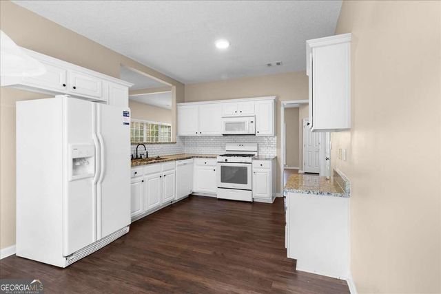 212 Ashland Drive, Woodstock, GA 30189