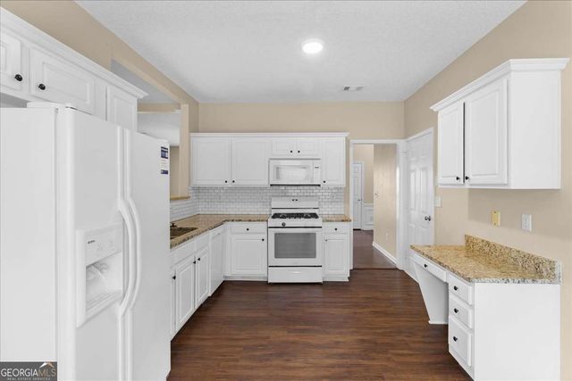 212 Ashland Drive, Woodstock, GA 30189