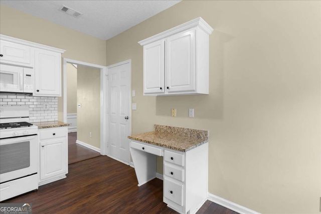 212 Ashland Drive, Woodstock, GA 30189