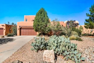 8913 ORTEGA Court NW, Los Ranchos, NM 87114
