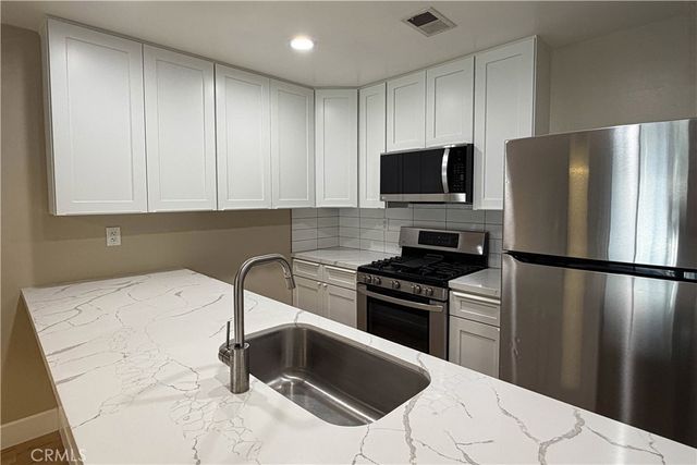 284 Tangelo, Irvine, CA 92618