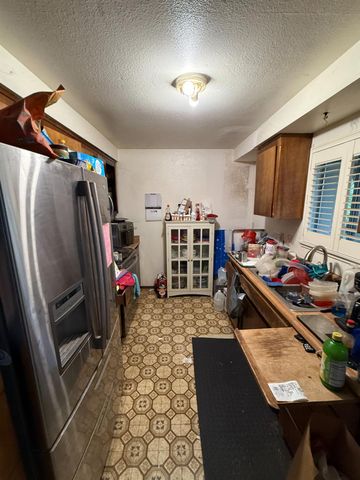 1534 Derek Dr, Olivehurst, CA 95961