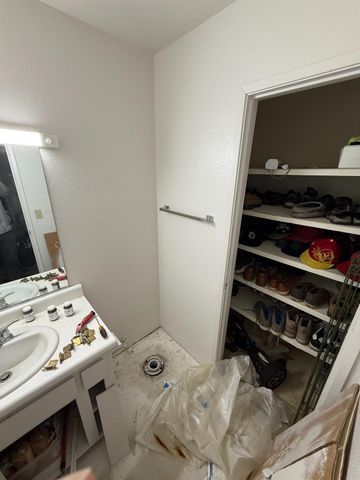 1534 Derek Dr, Olivehurst, CA 95961