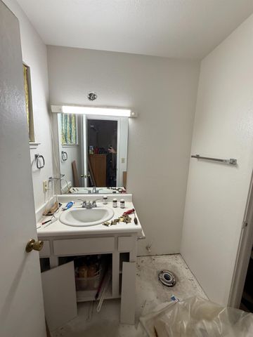 1534 Derek Dr, Olivehurst, CA 95961