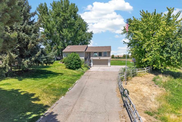 9696 Gloria Rd., Middleton, ID 83644