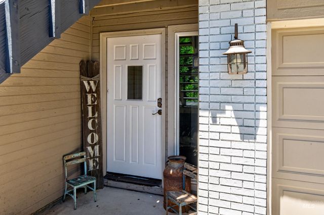 9696 Gloria Rd., Middleton, ID 83644