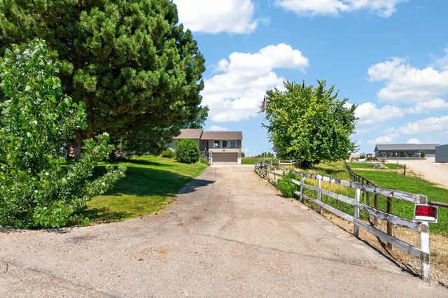 9696 Gloria Rd., Middleton, ID 83644