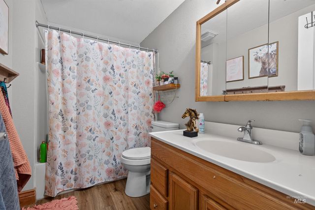 9696 Gloria Rd., Middleton, ID 83644