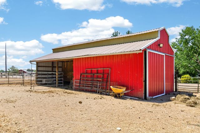 9696 Gloria Rd., Middleton, ID 83644