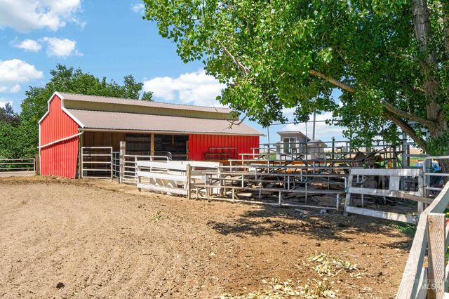 9696 Gloria Rd., Middleton, ID 83644