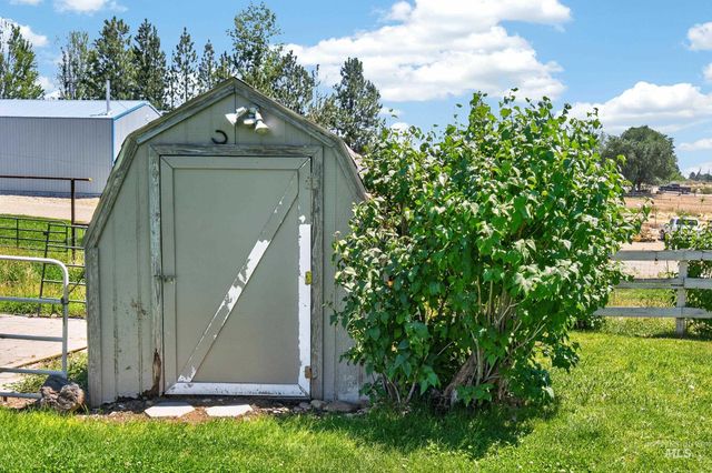 9696 Gloria Rd., Middleton, ID 83644