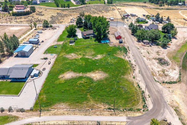 9696 Gloria Rd., Middleton, ID 83644