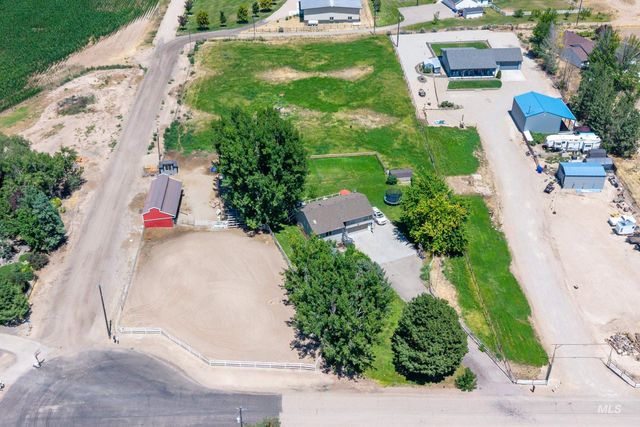 9696 Gloria Rd., Middleton, ID 83644