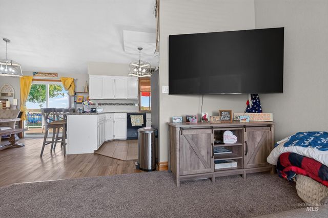 9696 Gloria Rd., Middleton, ID 83644