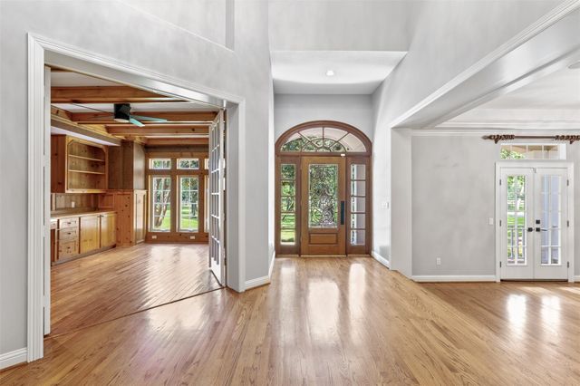 2042 Darby Lane, Fresno, TX 77545