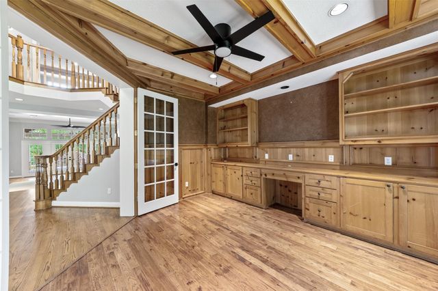 2042 Darby Lane, Fresno, TX 77545