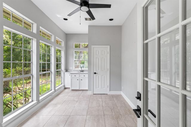 2042 Darby Lane, Fresno, TX 77545