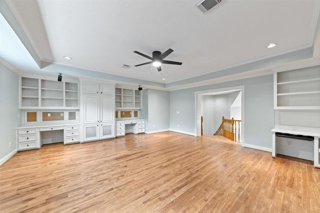 2042 Darby Lane, Fresno, TX 77545